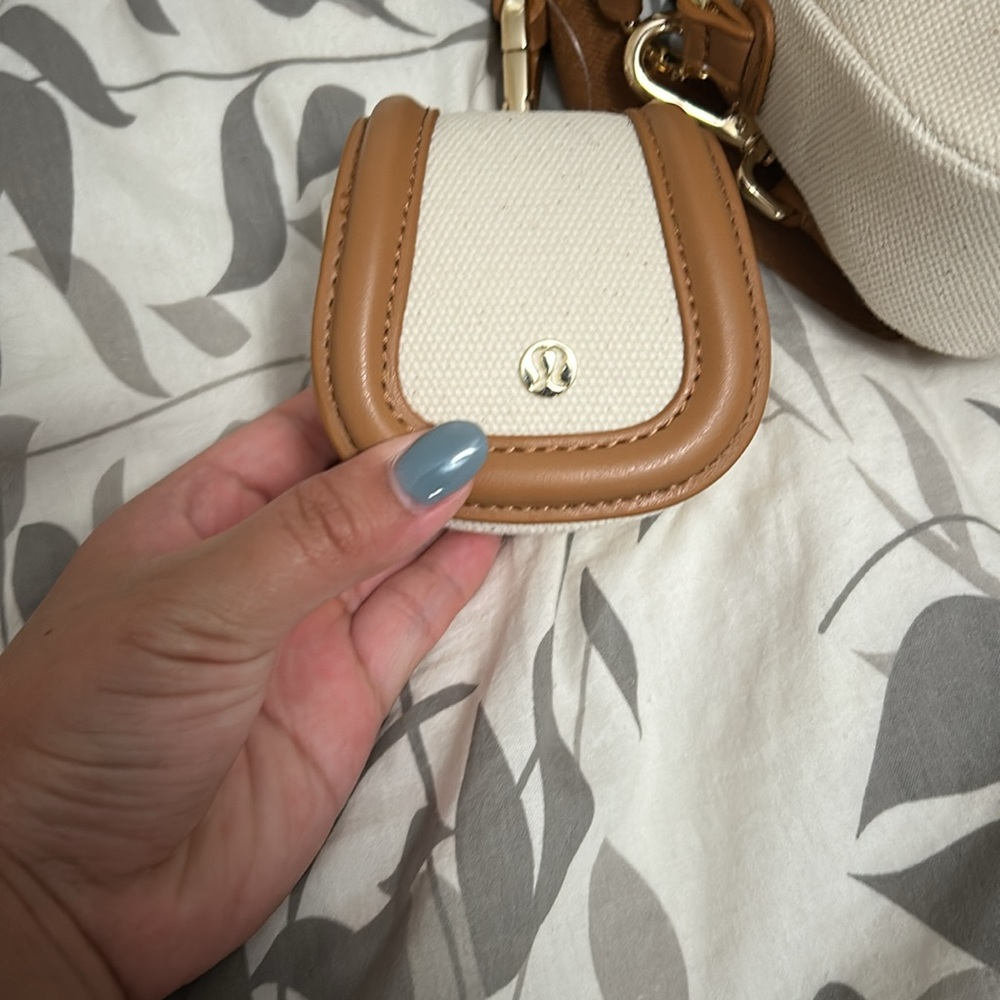 Lululemon Cream and Tan Canvas Mini Purse - Picture 3 of 4